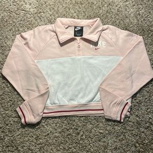 crop top Nike sports top, material is very nice.Also very stretchy.